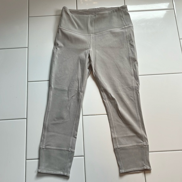 Lululemon Wunder Gray Leggings. - Picture 2 of 5